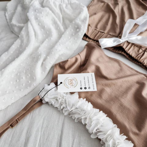 PIŻAMA ALYSSA - BEŻOWA TENCEL Z KWIATAMI PIŻAMA ALYSSA - BEŻOWA TENCEL Z KWIATAMI