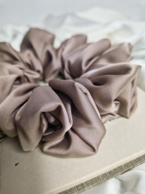 beżowa scrunchie-beżowa gumka do włosów-beżowa duża scrunchie-beżowa ogromna scrunchie-scrunchie beige-scrunchie nude beżowa scrunchie-beżowa gumka do włosów-beżowa duża scrunchie-beżowa ogromna scrunchie-scrunchie beige-scrunchie nude