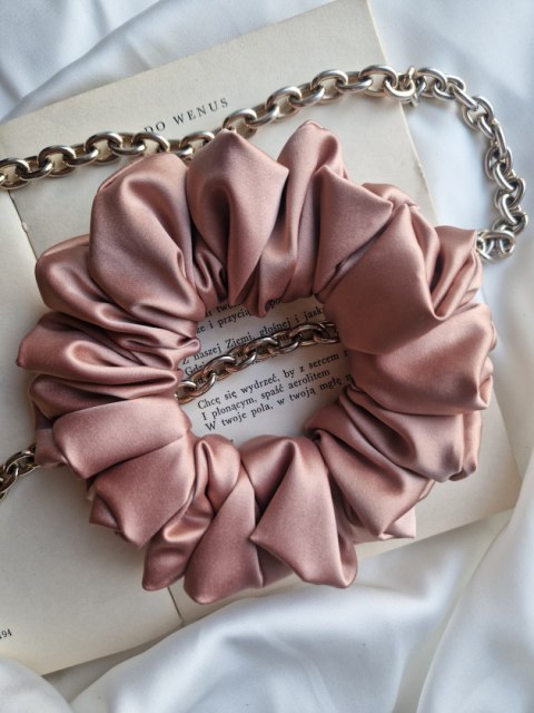 Scrunchie Light Pinky L - wyprzedaż modelu Scrunchie Light Pinky L - wyprzedaż modelu