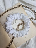 biała scrunchie-kremowa scrunchie-mała kremowa scrunchie- gumki scrunchies-satynowa gumka do włosów-scrunchies