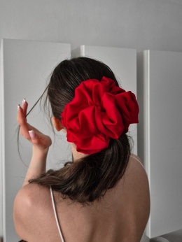 scrunchies-scrunchie xxl czerwona-ogromna scrunchie-duże scrunchies-ogromna gumka-scrunchies oversized-duża czerwona scrunchie