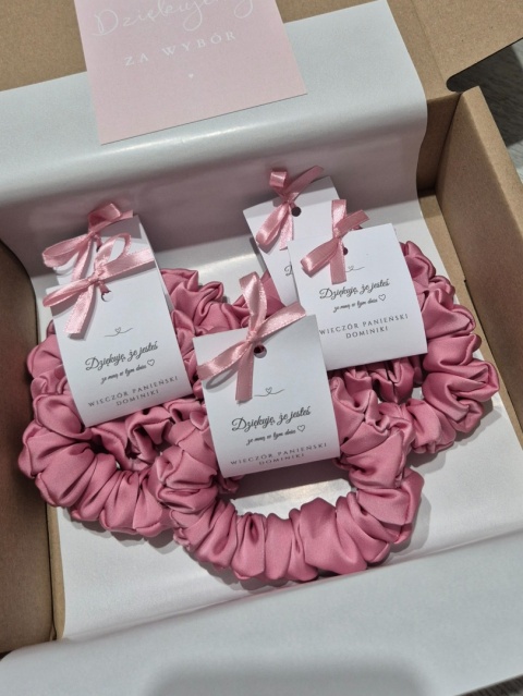 Podziękowanie na wieczór panieński - scrunchie M z owijką