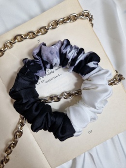 Scrunchie Raven M