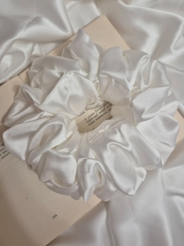 scrunchies-scrunchie xxl-biała duża scrunchie-duża kremowa scrunchie-scrunchie xxl kremowa-białe scrunchies