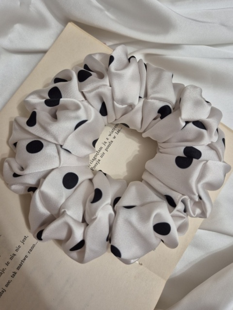 duża gumka do włosów w kropki-scrunchie w kropki-scrunchie w groszki-gumka do włosów w groszki-gumki w groszki-czarne groszki