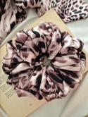 duże gumki do włosów-duża beżowa gumka panterka-duża scrunchie w panterkę-duże beżowe scrunchies-gumka do włosów panterka