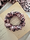 duże gumki do włosów-duża beżowa gumka panterka-duża scrunchie w panterkę-duże beżowe scrunchies-gumka do włosów panterka