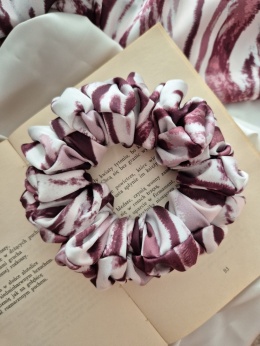 duża czekoladowa gumka do włosów-duża scrunchie mahoniowa-duża gumka zebra-niski kucyk z gumką scrunchie-scrunchie brązowa